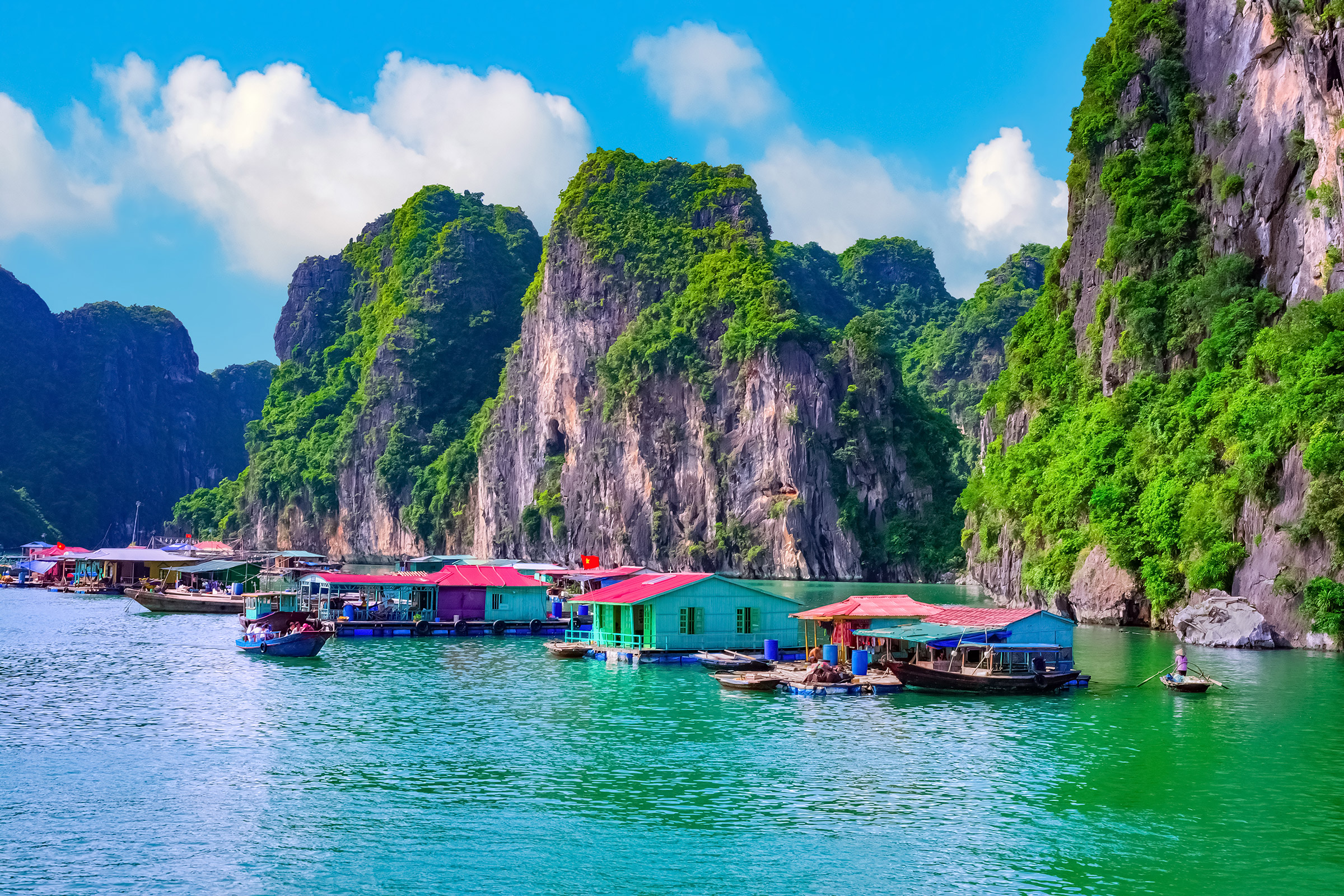 Vietnam Floating Fishing Village in Ha Long Bay